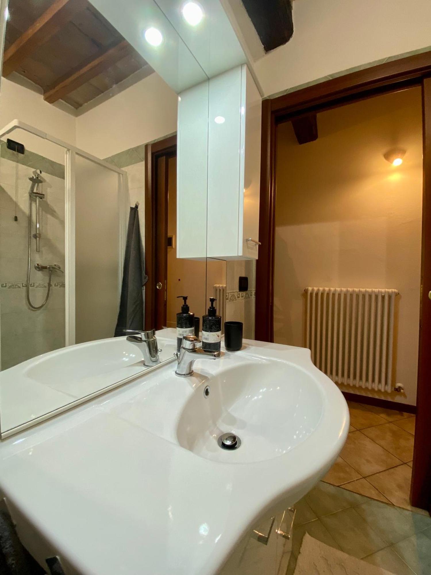 Teatro Inn - Timeless Charm Correggio Exterior foto